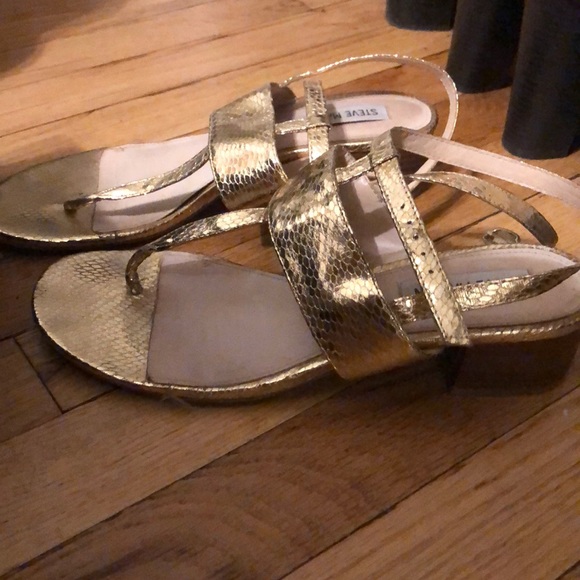 Steve Madden gold block heel sandal - Picture 2 of 2
